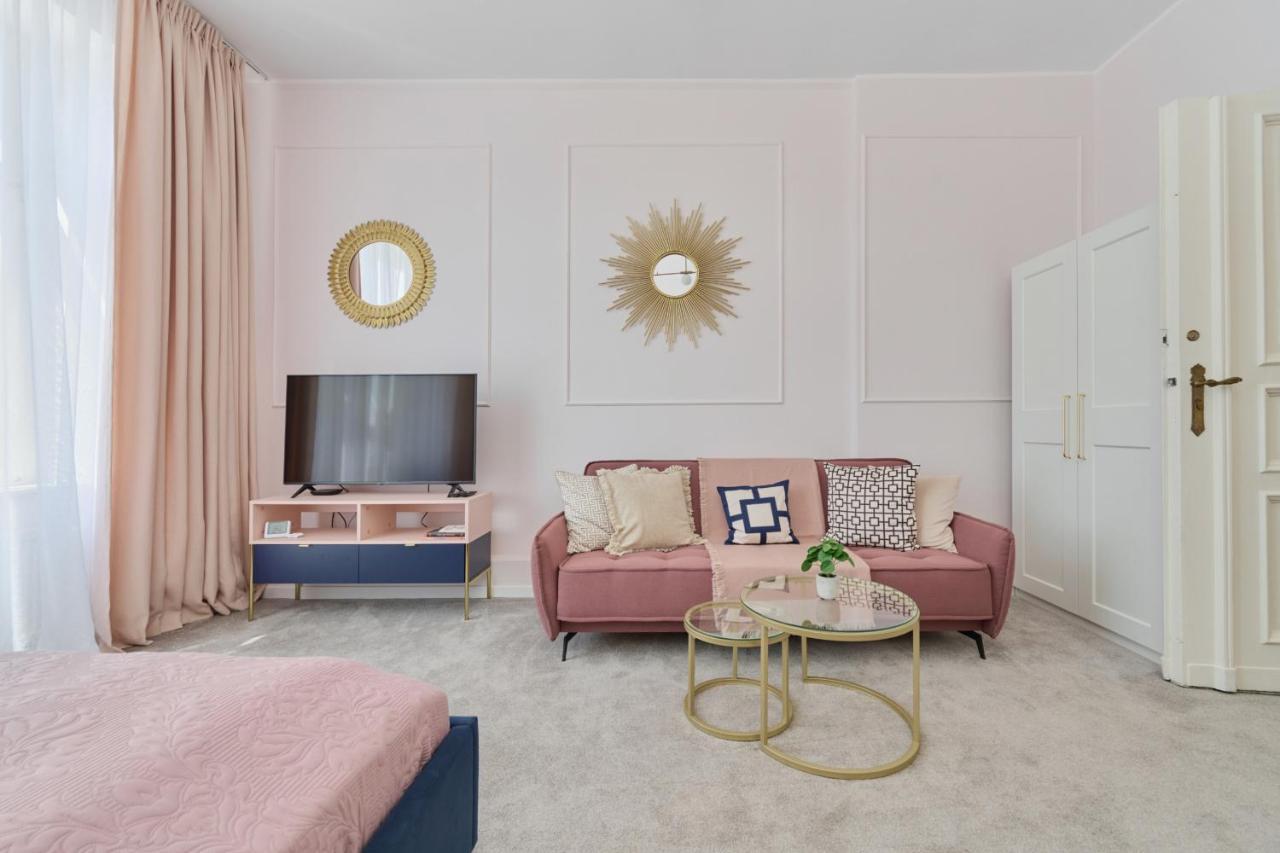 Elegant Swiety Marcin By Renters * Poznan