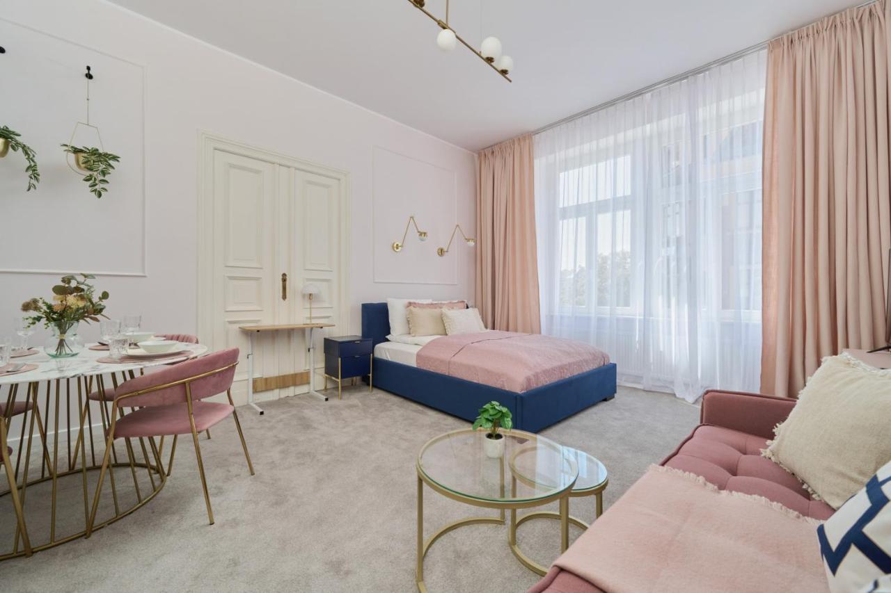 Elegant Swiety Marcin By Renters