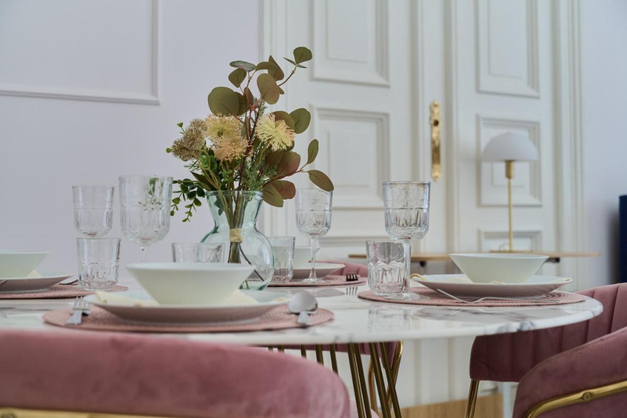 Elegant Swiety Marcin By Renters