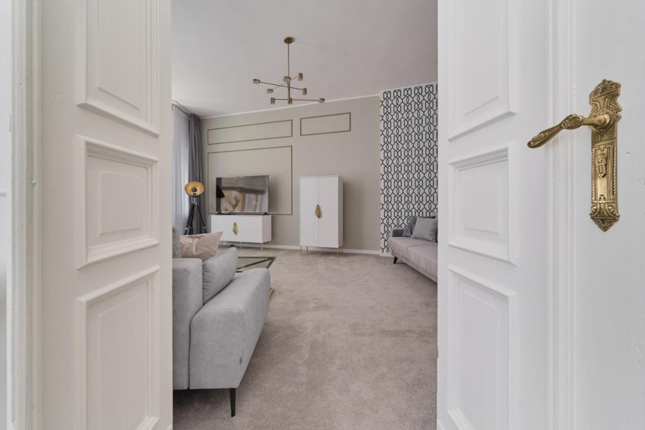 Elegant Swiety Marcin By Renters * Poznan