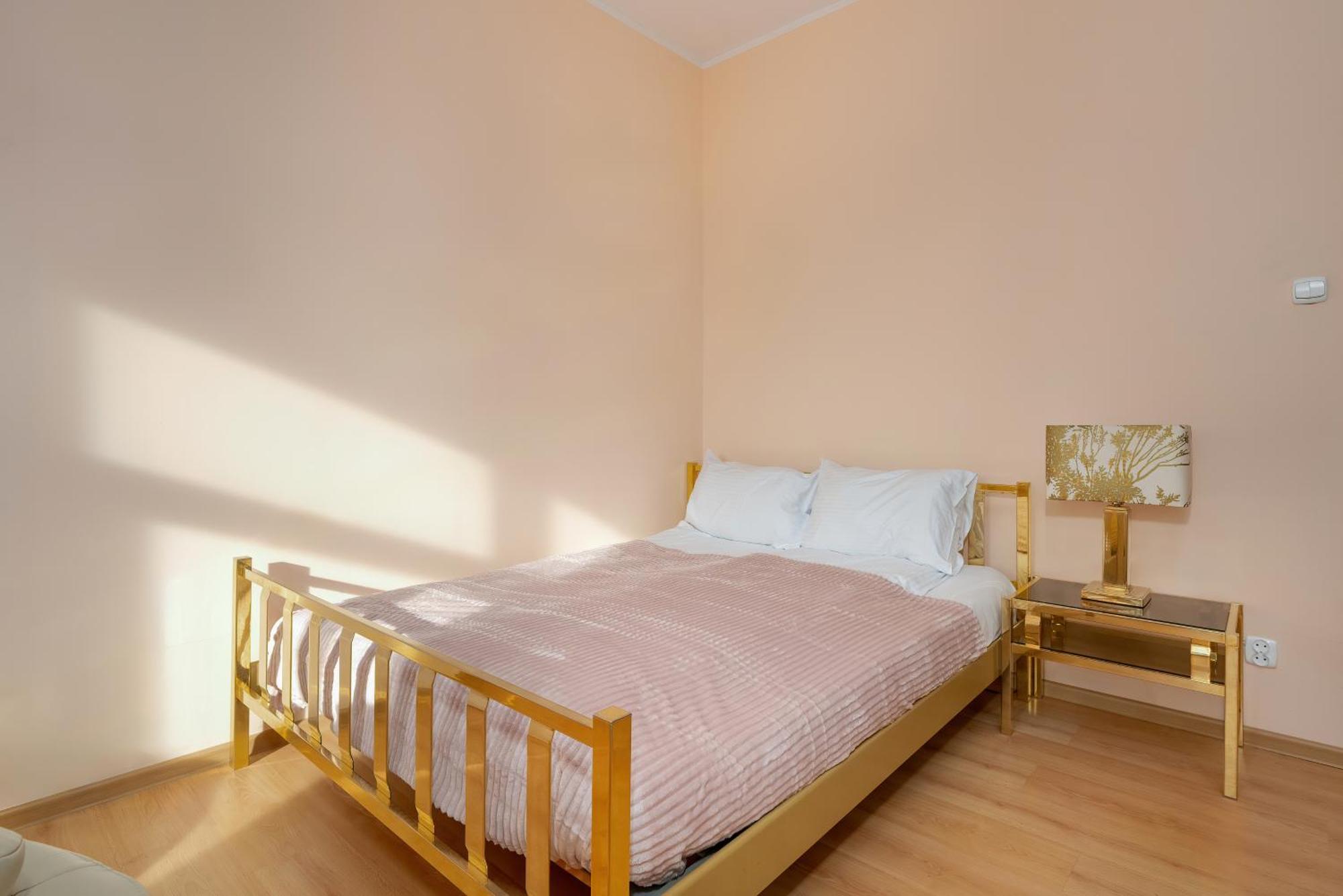 Elegant Swiety Marcin By Renters *