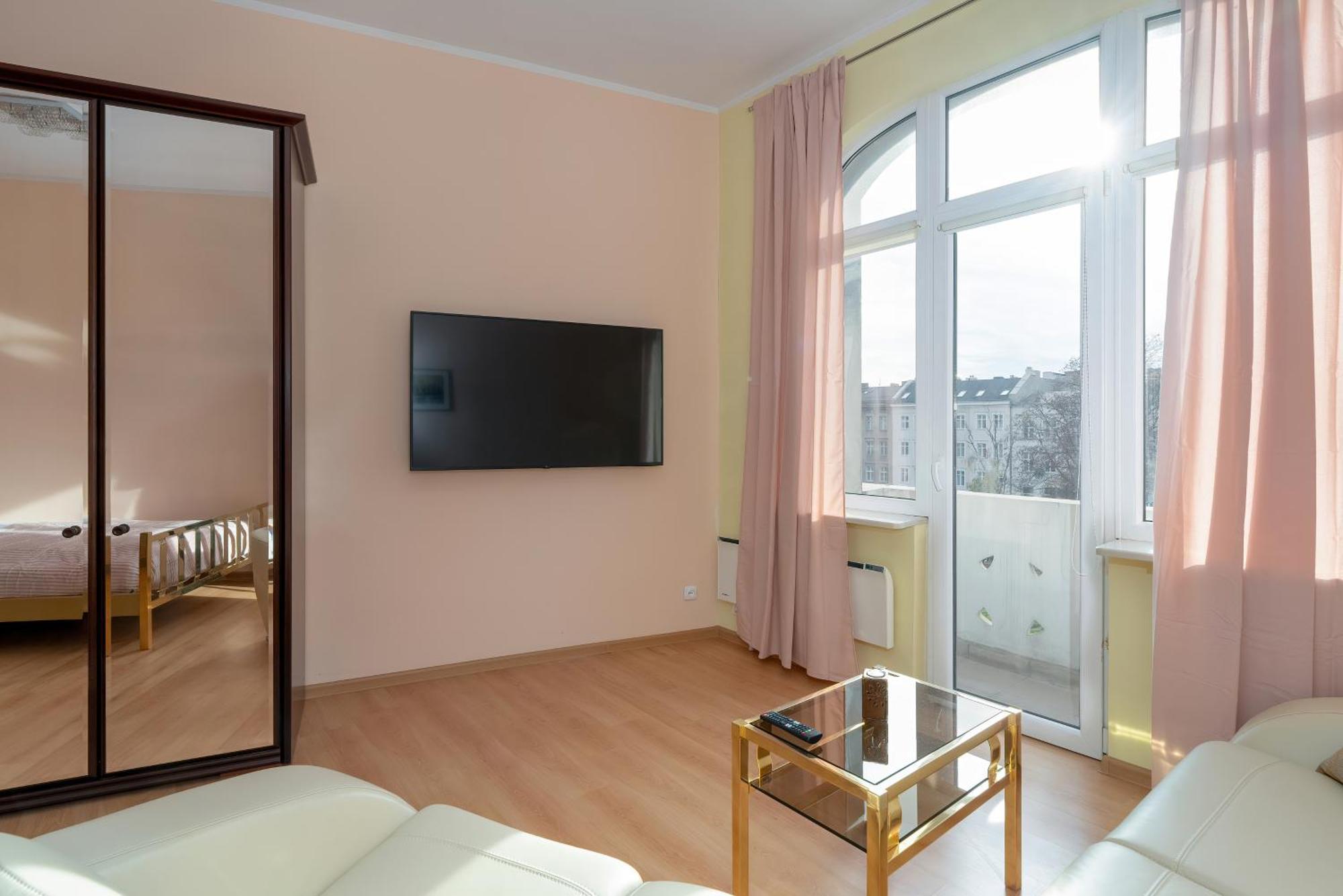 Elegant Swiety Marcin By Renters